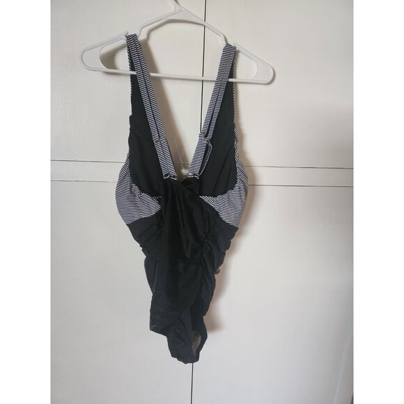 You Di An Black and White One Piece V-neck Wide Strap Swimsuit 4XL - Picture 5 of 9